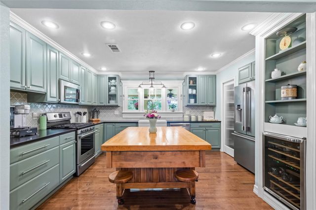 17821 Brown Road, Conroe, TX 77306
