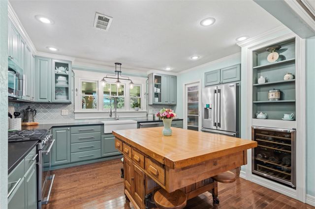 17821 Brown Road, Conroe, TX 77306