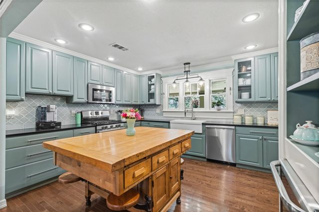 17821 Brown Road, Conroe, TX 77306