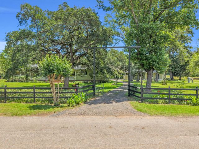 17821 Brown Road, Conroe, TX 77306