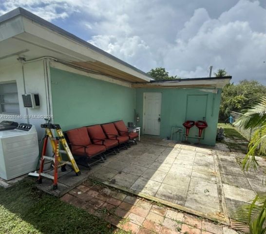 2627 Lincoln Street, Hollywood, FL 33020