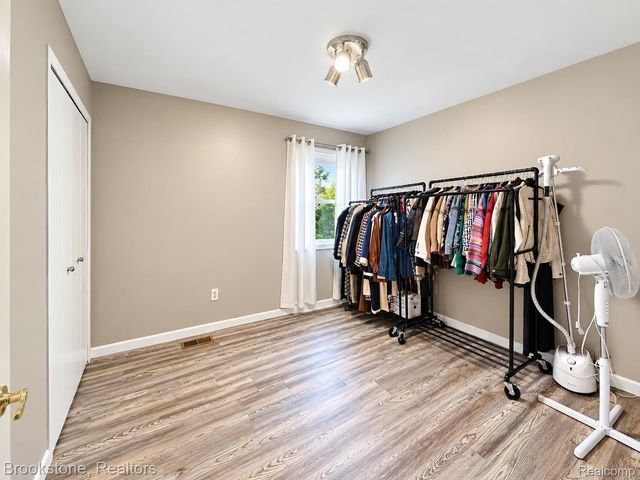 37627 Dorchester Drive, Farmington Hills, MI 48331