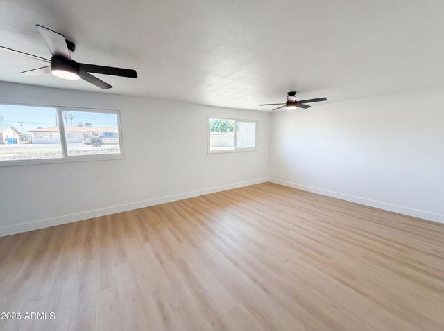 5524 N 39TH Avenue, Phoenix, AZ 85019