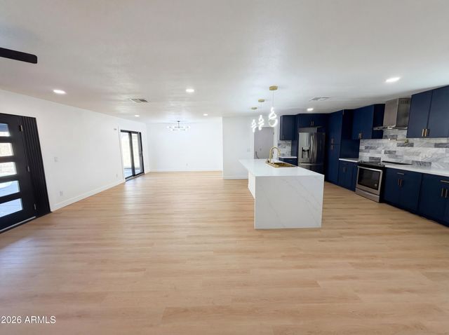 5524 N 39TH Avenue, Phoenix, AZ 85019