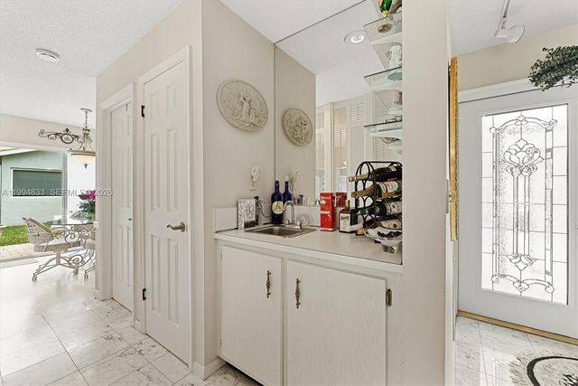 5669 Pinecrest Circle, Boca Raton, FL 33433