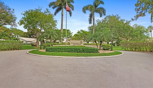 5669 Pinecrest Circle, Boca Raton, FL 33433