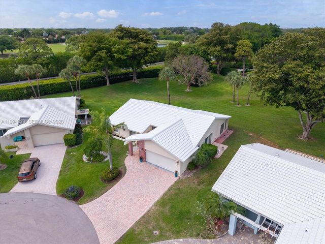 5669 Pinecrest Circle, Boca Raton, FL 33433