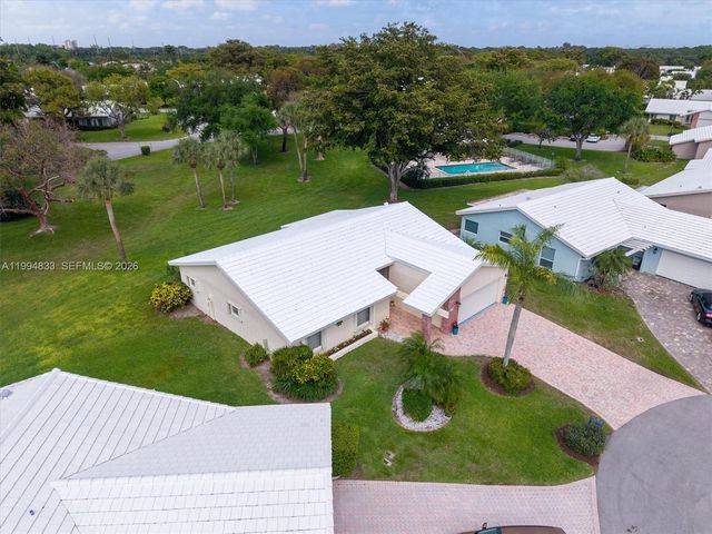 5669 Pinecrest Circle, Boca Raton, FL 33433