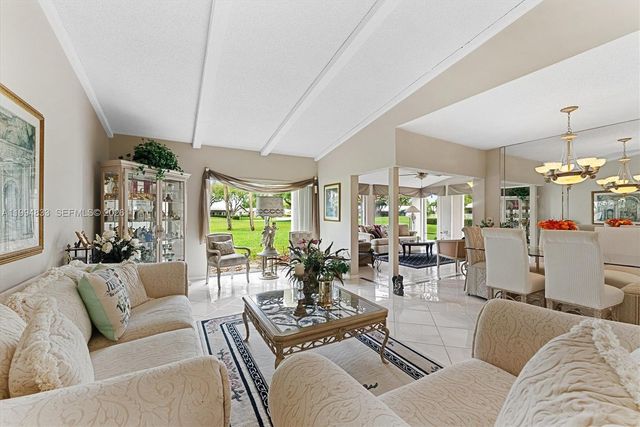 5669 Pinecrest Circle, Boca Raton, FL 33433