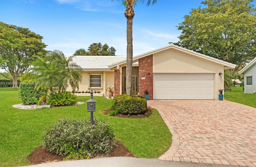 5669 Pinecrest Circle, Boca Raton, FL 33433