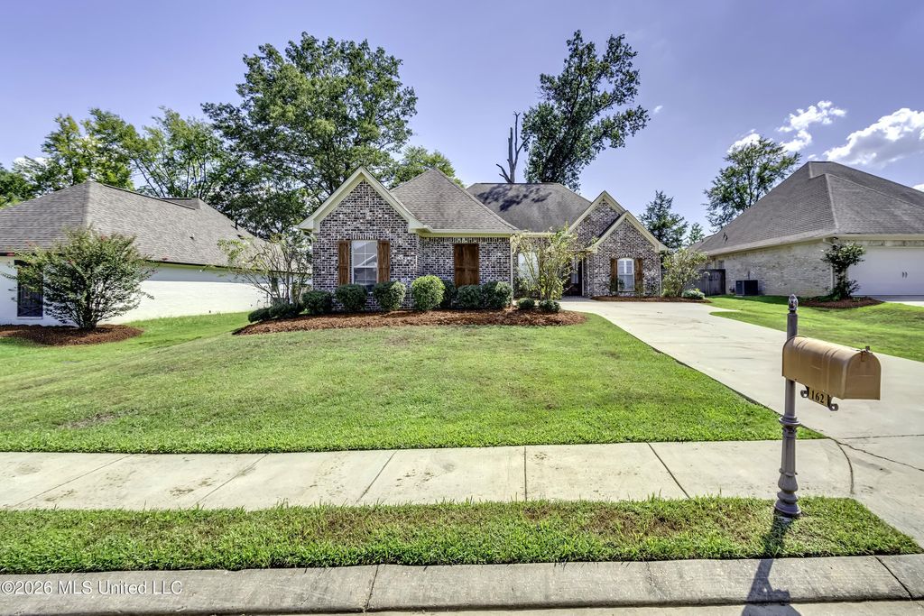 162 Sweetbriar Circle, Canton, MS 39046