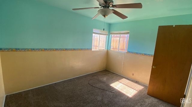 105 D Street, Taft, CA 93268