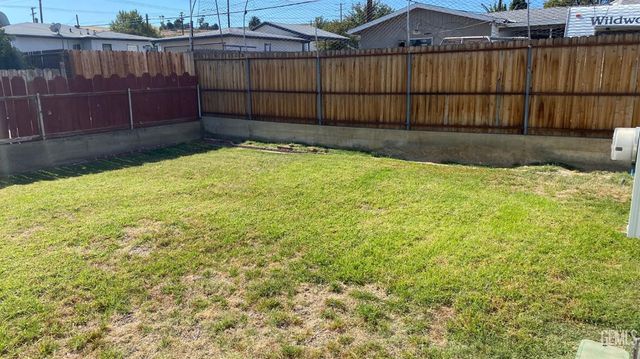 105 D Street, Taft, CA 93268