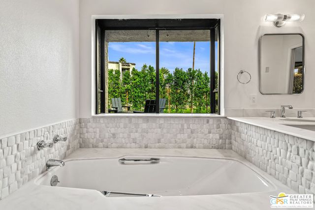 2580 W La Condesa Drive, Palm Springs, CA 92264