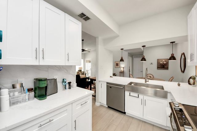 2001 Bering Drive 8J, Houston, TX 77057