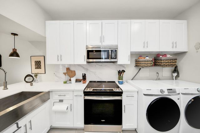 2001 Bering Drive 8J, Houston, TX 77057