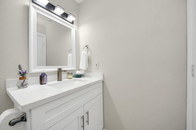 2001 Bering Drive 8J, Houston, TX 77057