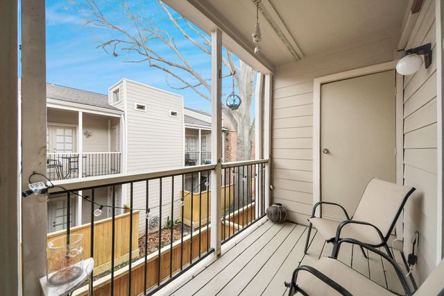 2001 Bering Drive 8J, Houston, TX 77057