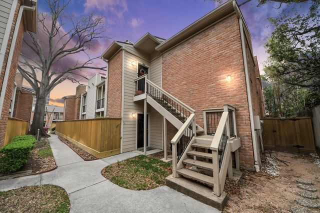 2001 Bering Drive 8J, Houston, TX 77057