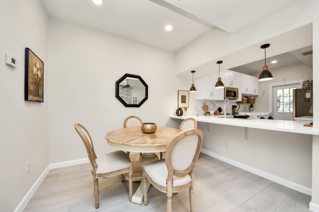 2001 Bering Drive 8J, Houston, TX 77057