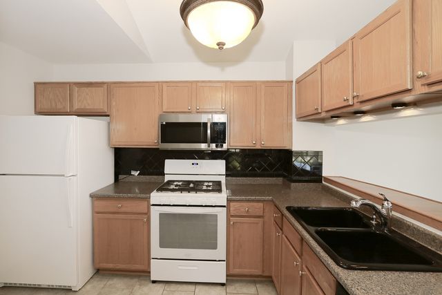 2232 Dawson Lane 2232, Algonquin, IL 60102
