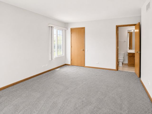 2232 Dawson Lane 2232, Algonquin, IL 60102