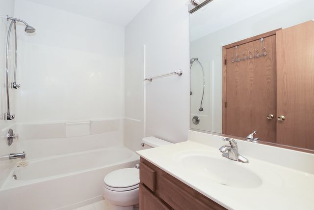 2232 Dawson Lane 2232, Algonquin, IL 60102