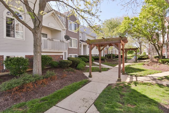 2232 Dawson Lane 2232, Algonquin, IL 60102