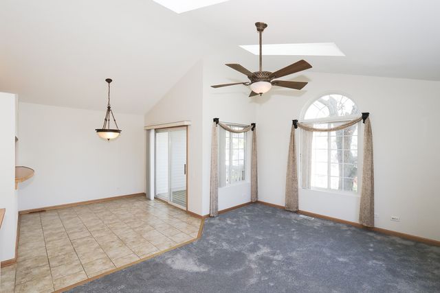 2232 Dawson Lane 2232, Algonquin, IL 60102