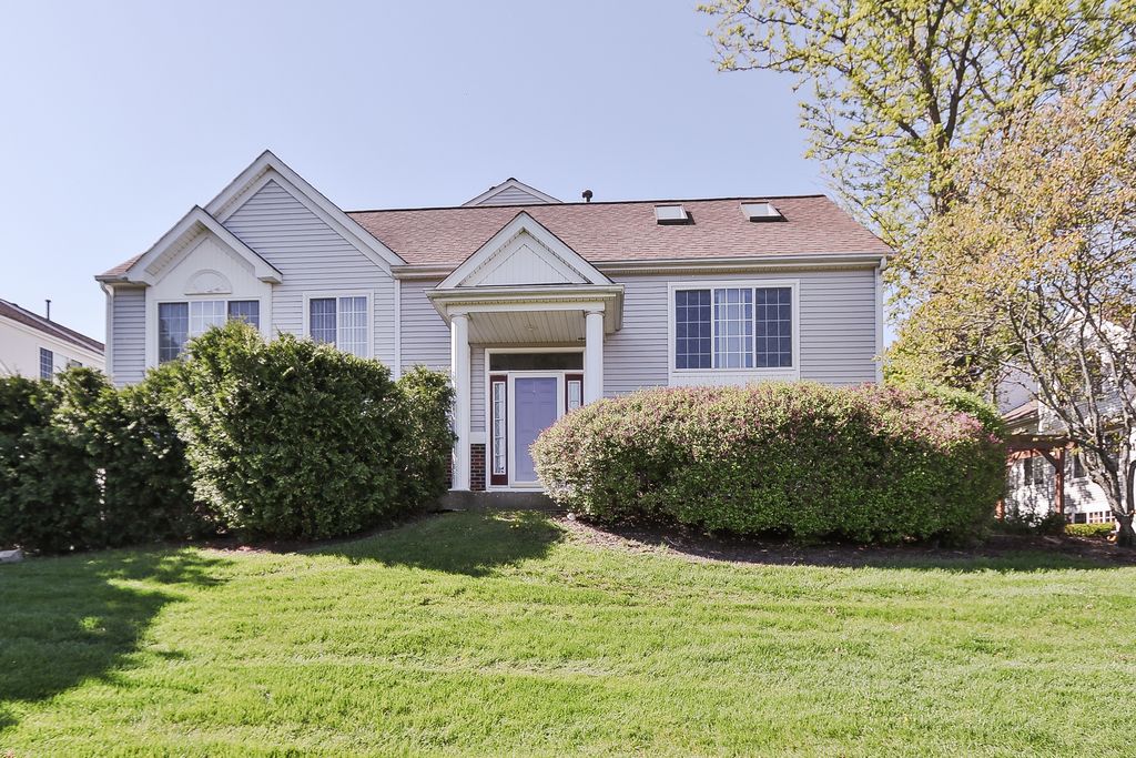 2232 Dawson Lane 2232, Algonquin, IL 60102