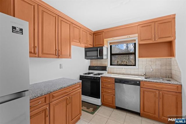 6 Colonial Drive 6A, Little Falls, NJ 07424