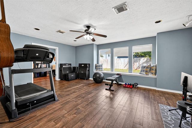 930 Holly Hall Drive, Richmond, TX 77406