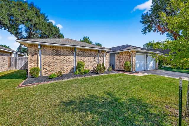 930 Holly Hall Drive, Richmond, TX 77406