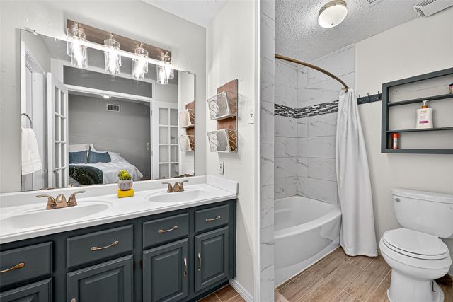 930 Holly Hall Drive, Richmond, TX 77406