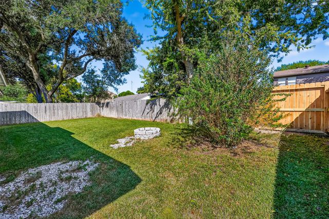 930 Holly Hall Drive, Richmond, TX 77406