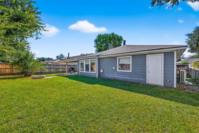 930 Holly Hall Drive, Richmond, TX 77406