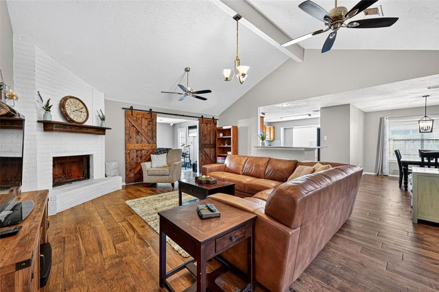 930 Holly Hall Drive, Richmond, TX 77406