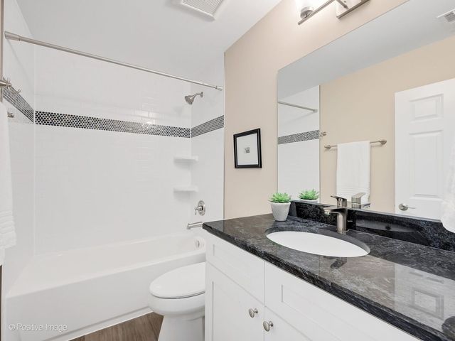 1114 S Stone Avenue, La Grange, IL 60525