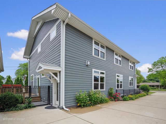 1114 S Stone Avenue, La Grange, IL 60525