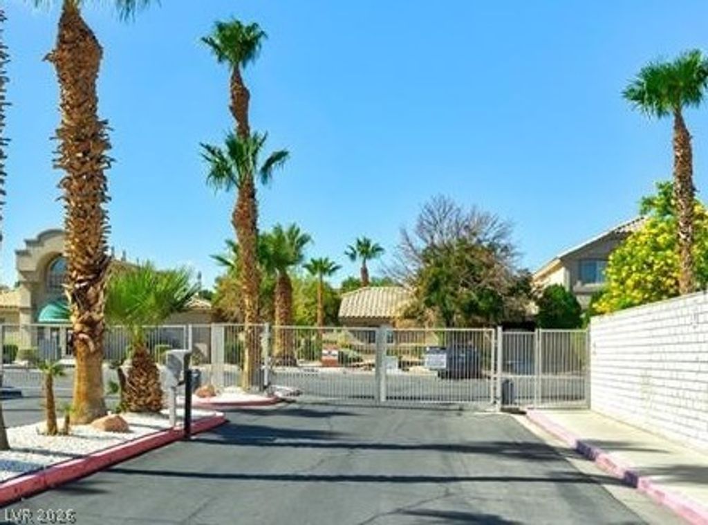 1401 North Michael Way 123, Las Vegas, NV 89108 — exterior