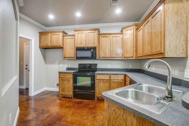 212 W 1st Street, Weatherford, TX 76086