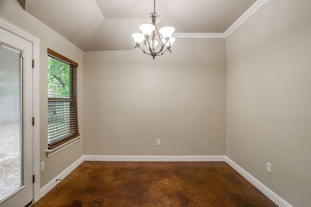 212 W 1st Street, Weatherford, TX 76086
