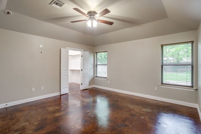 212 W 1st Street, Weatherford, TX 76086