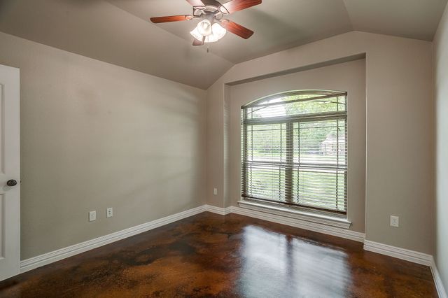 212 W 1st Street, Weatherford, TX 76086