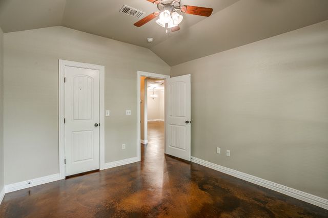 212 W 1st Street, Weatherford, TX 76086