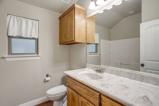 212 W 1st Street, Weatherford, TX 76086