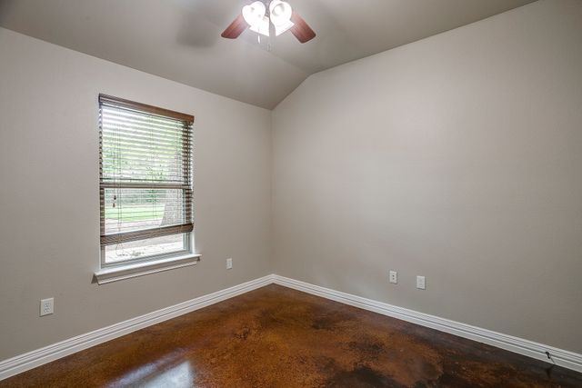 212 W 1st Street, Weatherford, TX 76086