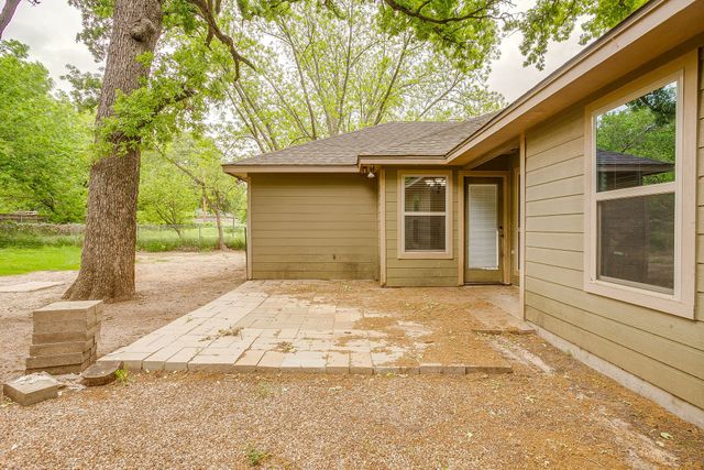 212 W 1st Street, Weatherford, TX 76086