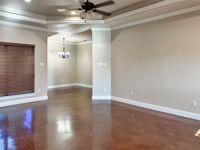 212 W 1st Street, Weatherford, TX 76086