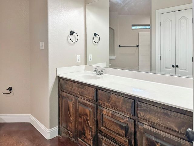 212 W 1st Street, Weatherford, TX 76086